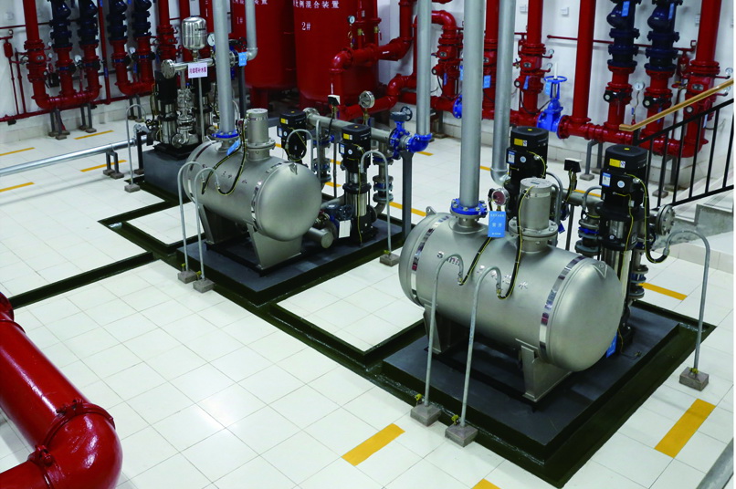 蕪湖時(shí)代金融中心消防泵房設(shè)備、管道安裝，泵房設(shè)備基礎(chǔ)、排水溝、支架細(xì)部做法